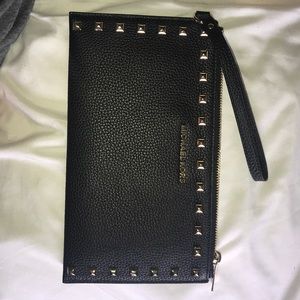 Michale kors wristlet